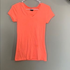 V-neck t-shirt